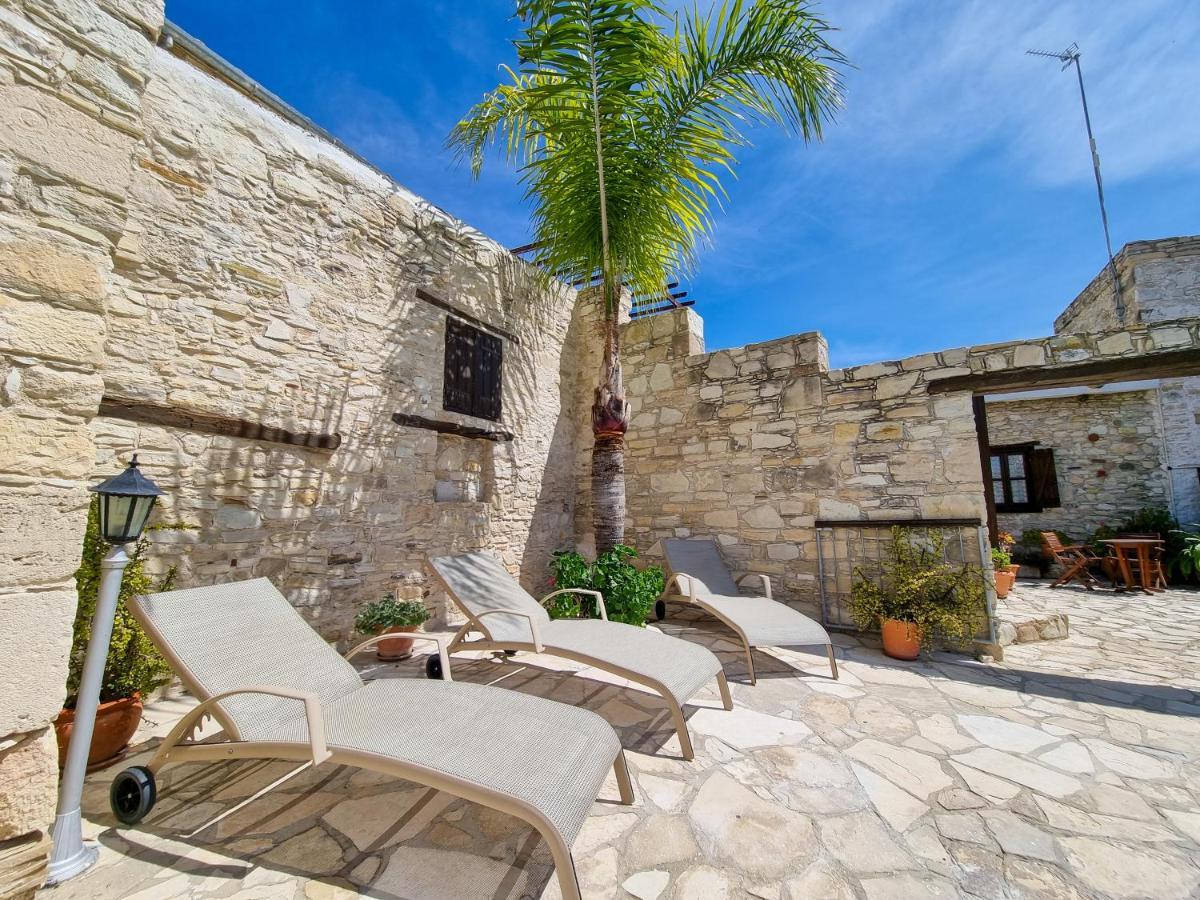 Athena'S Pool Oasis Apartment Skarinou Luaran gambar