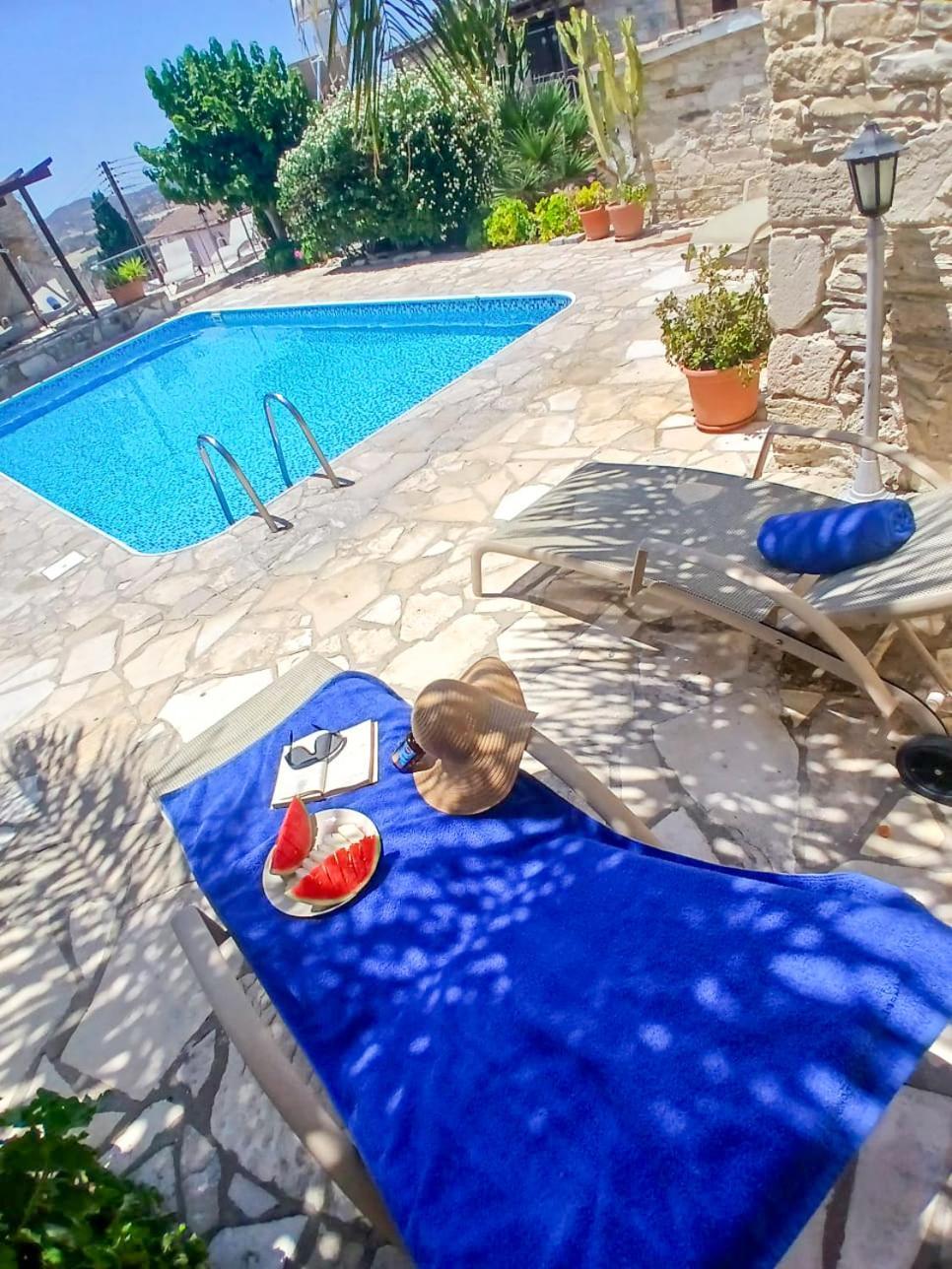 Athena'S Pool Oasis Apartment Skarinou Luaran gambar