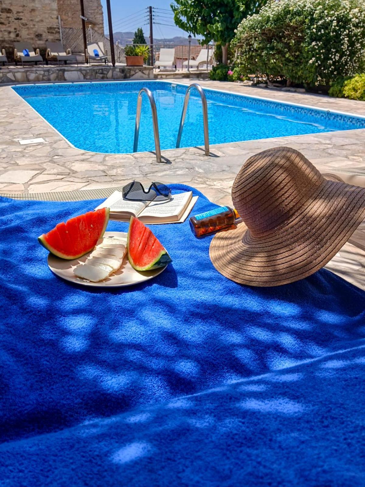 Athena'S Pool Oasis Apartment Skarinou Luaran gambar