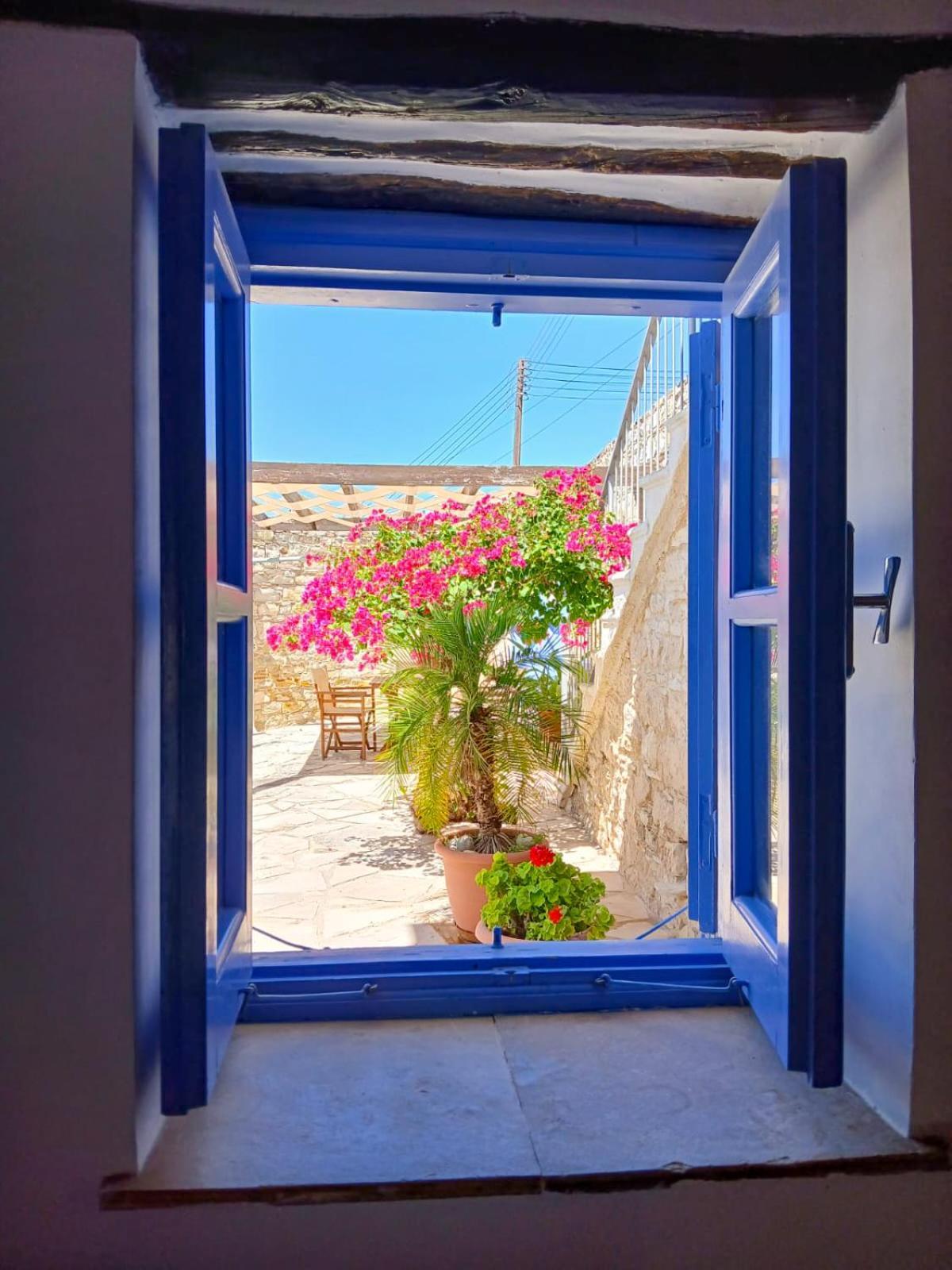 Athena'S Pool Oasis Apartment Skarinou Luaran gambar
